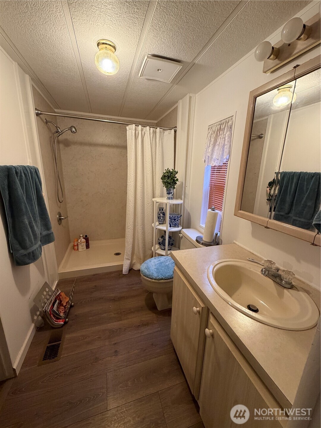 380 E Pole Road #13, Lynden, WA 98264