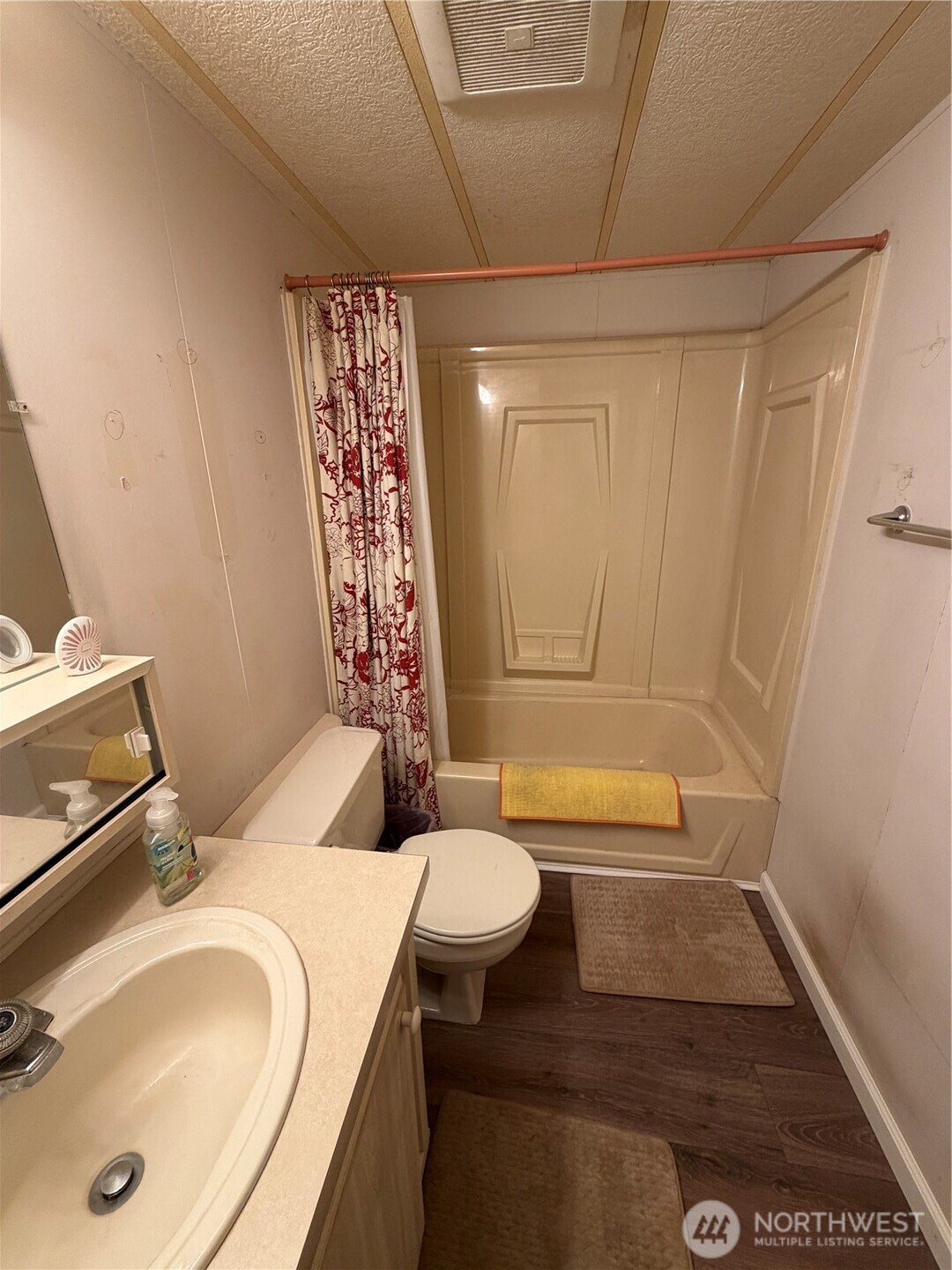 380 E Pole Road #13, Lynden, WA 98264