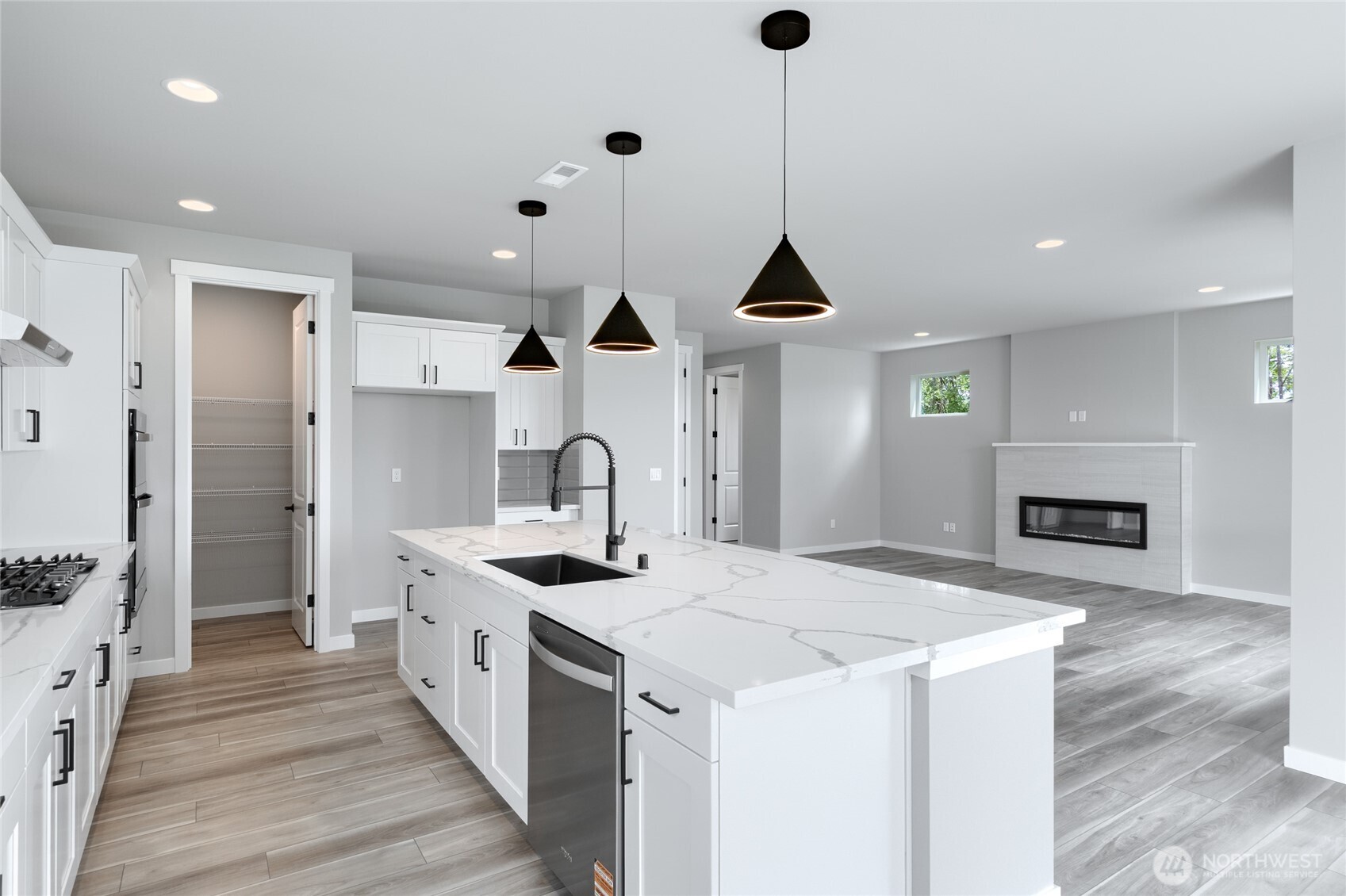 2452 SW Ridgeway Drive , Oak Harbor, WA 98277