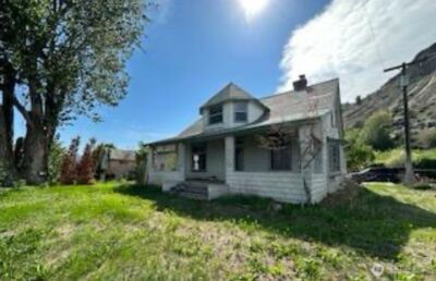 193 Golden Road , Oroville, WA 98844