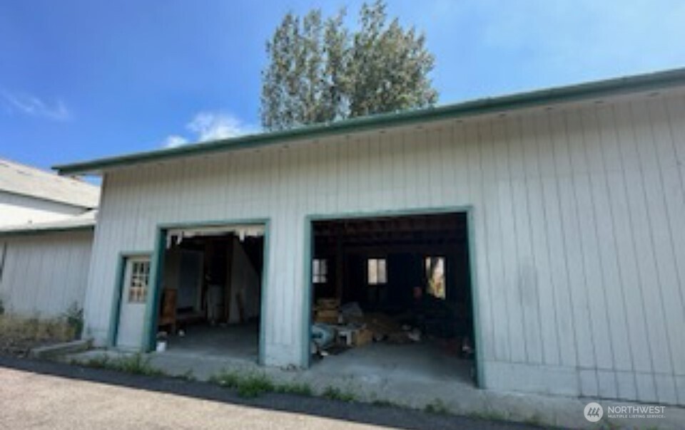 193 Golden Road , Oroville, WA 98844