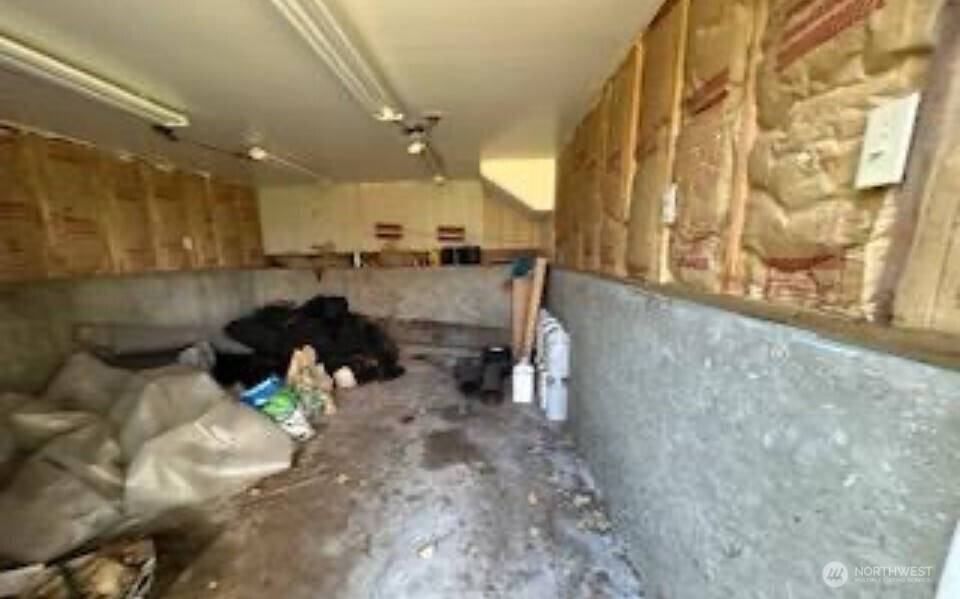 193 Golden Road , Oroville, WA 98844