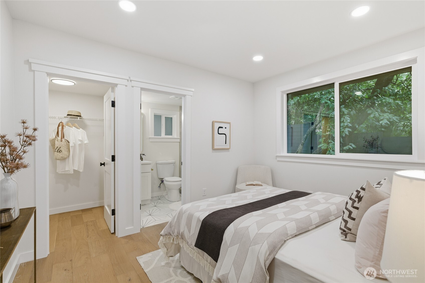 3448 14th Avenue W, Seattle, WA 98119