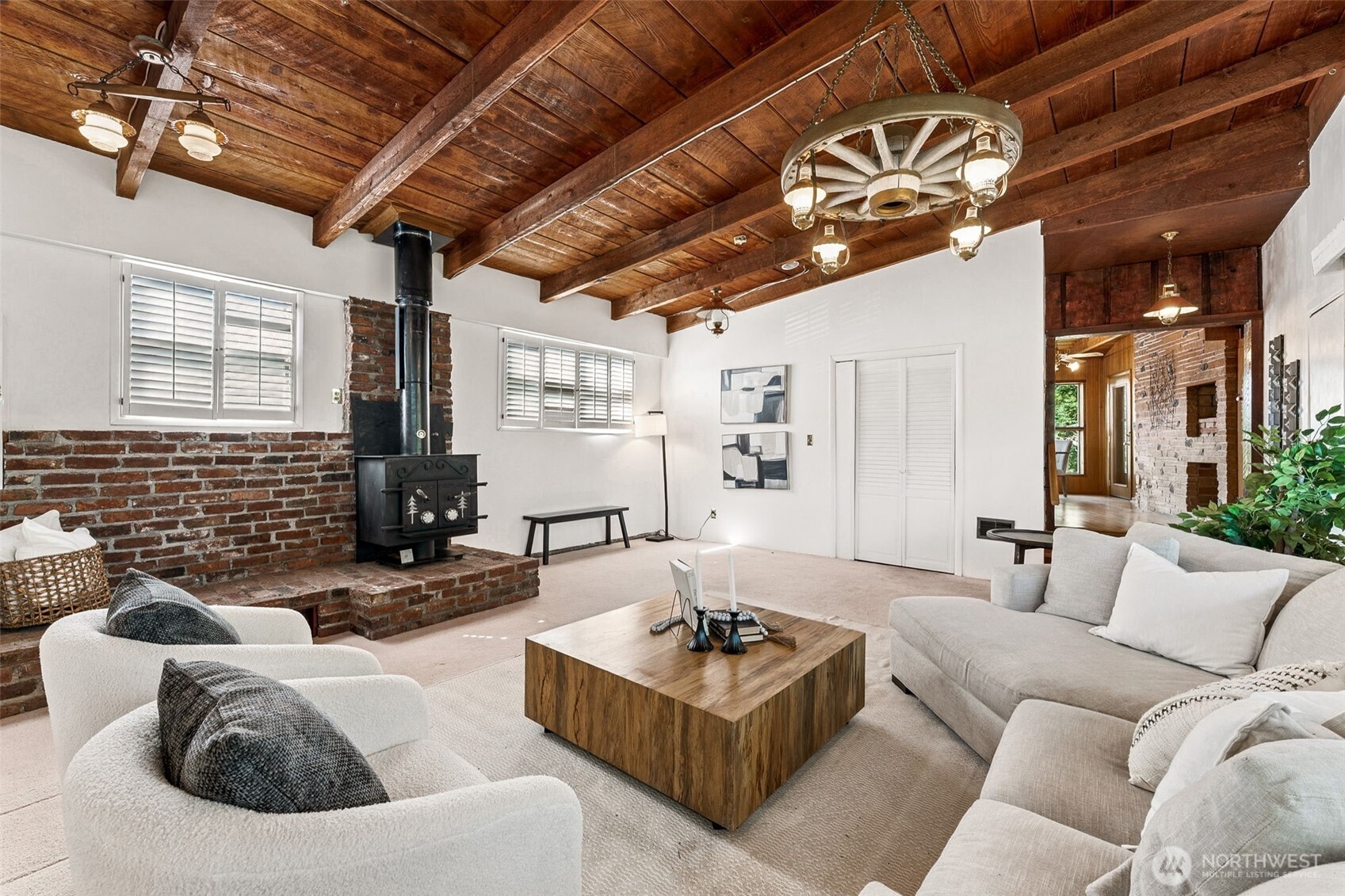 19635 4th Avenue S, Des Moines, WA 98148