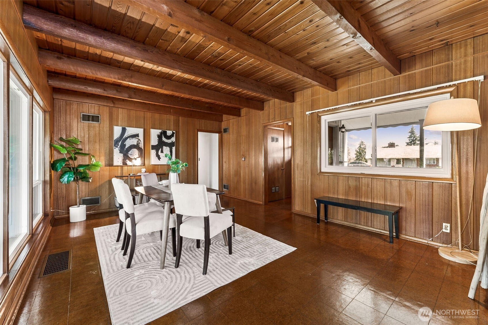 19635 4th Avenue S, Des Moines, WA 98148