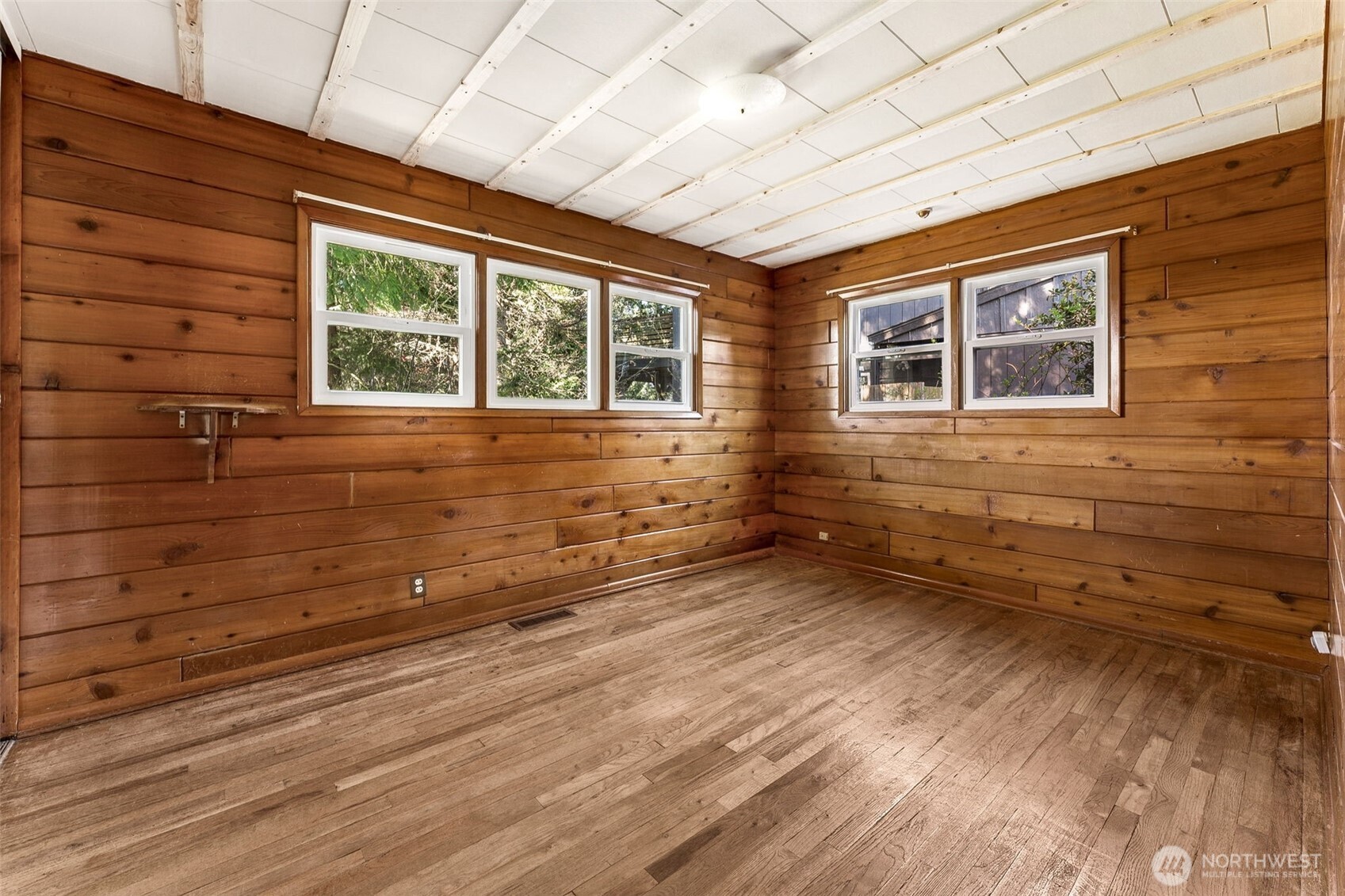 19635 4th Avenue S, Des Moines, WA 98148