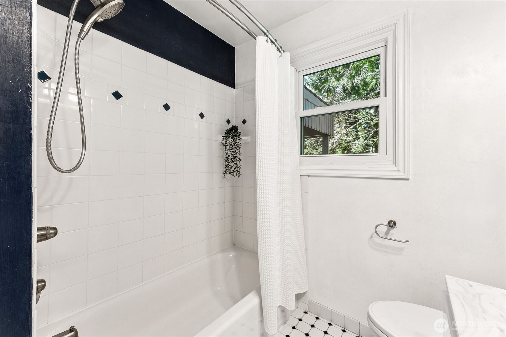 19635 4th Avenue S, Des Moines, WA 98148