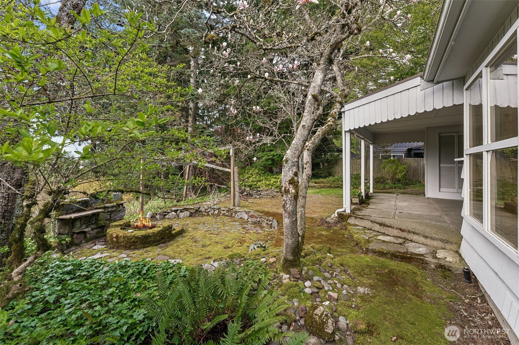 19635 4th Avenue S, Des Moines, WA 98148