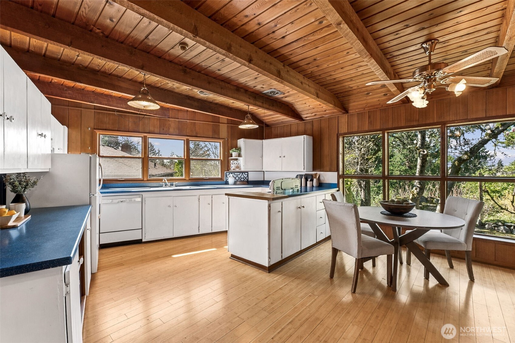 19635 4th Avenue S, Des Moines, WA 98148