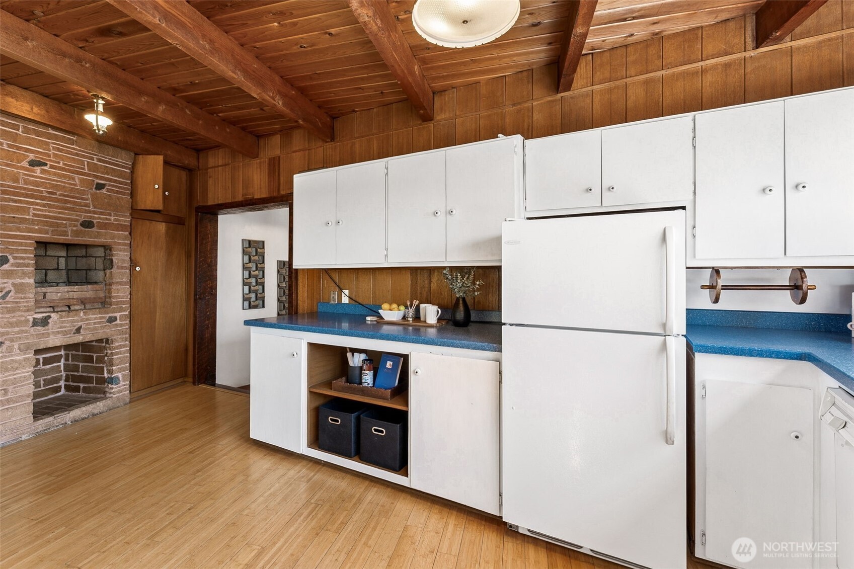 19635 4th Avenue S, Des Moines, WA 98148