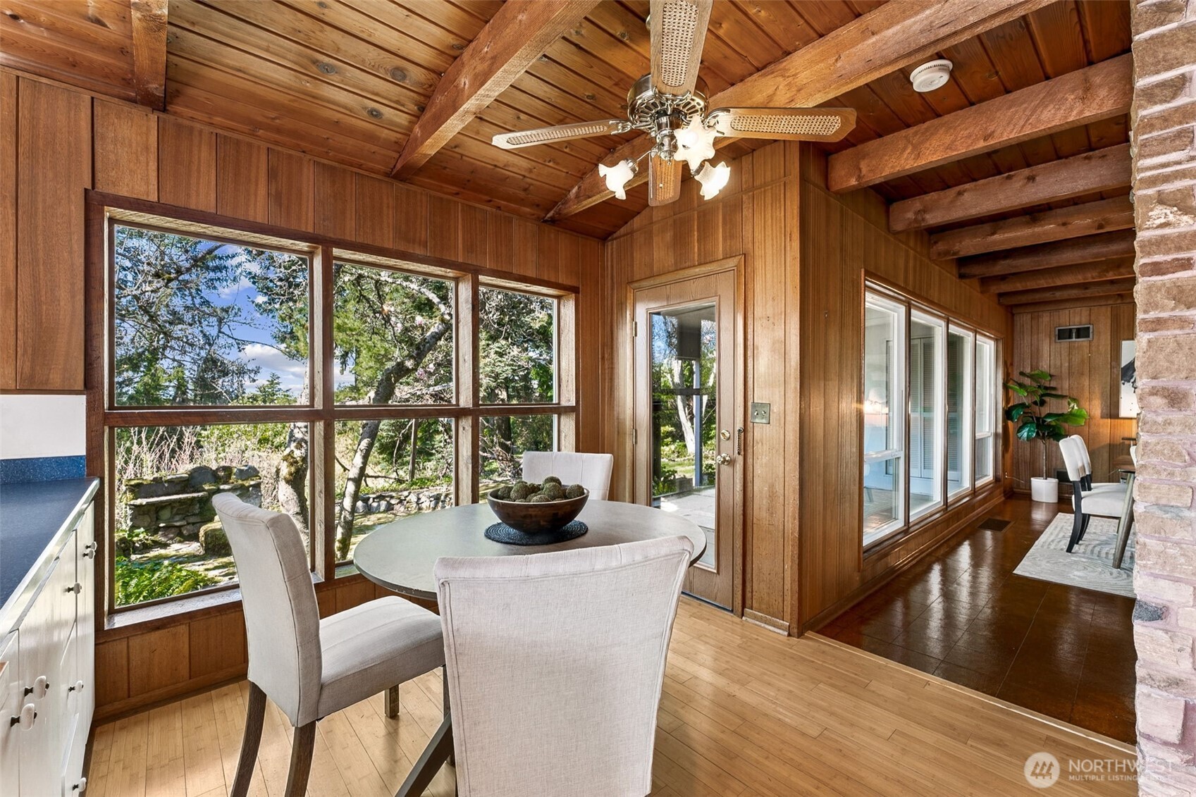 19635 4th Avenue S, Des Moines, WA 98148