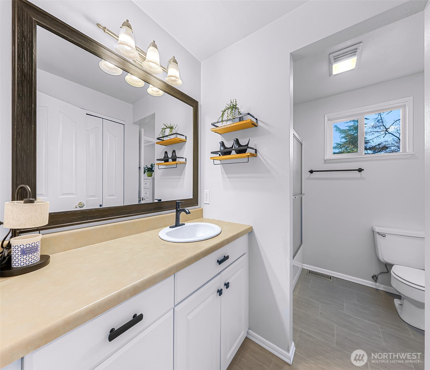 3851 Levitt Street , Bellingham, WA 98226