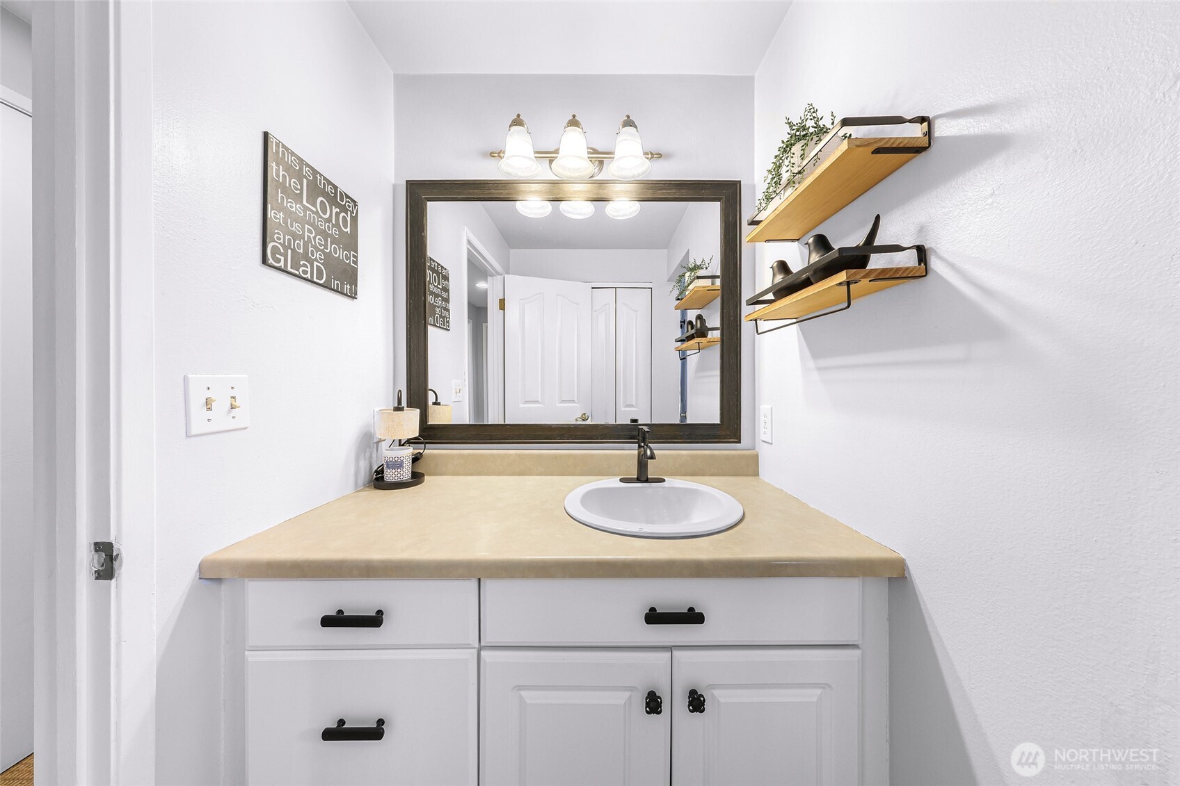 3851 Levitt Street , Bellingham, WA 98226