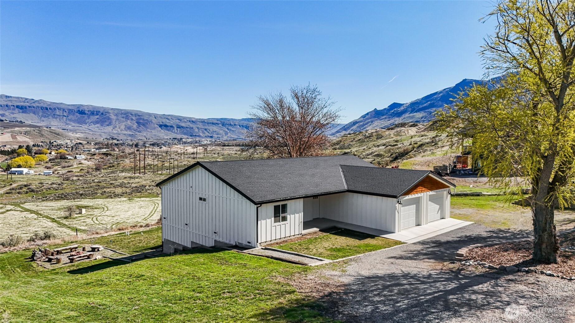 3063 Conarty Road , Malaga, WA 98828