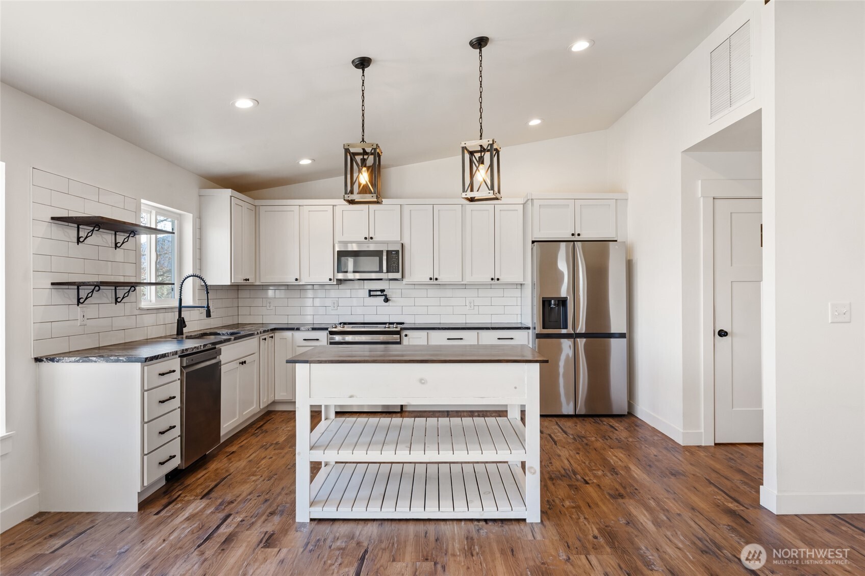 3063 Conarty Road , Malaga, WA 98828