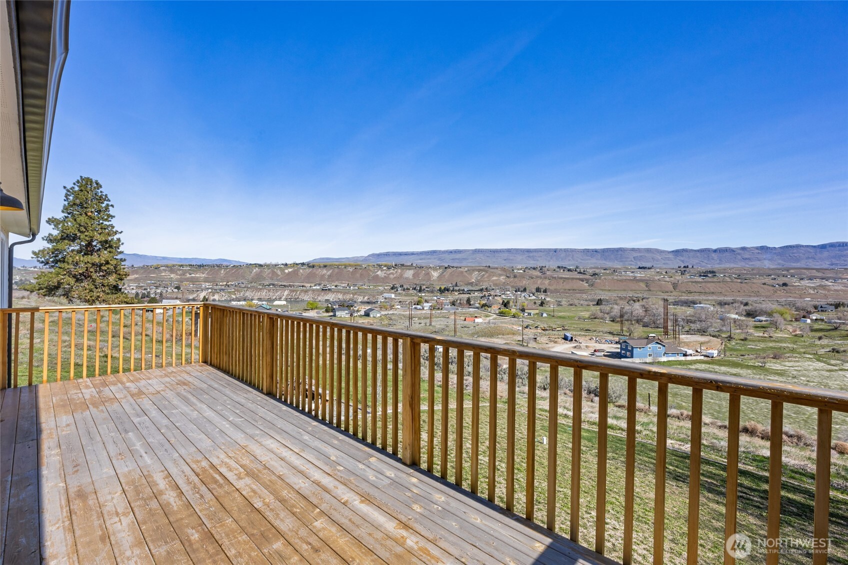 3063 Conarty Road , Malaga, WA 98828