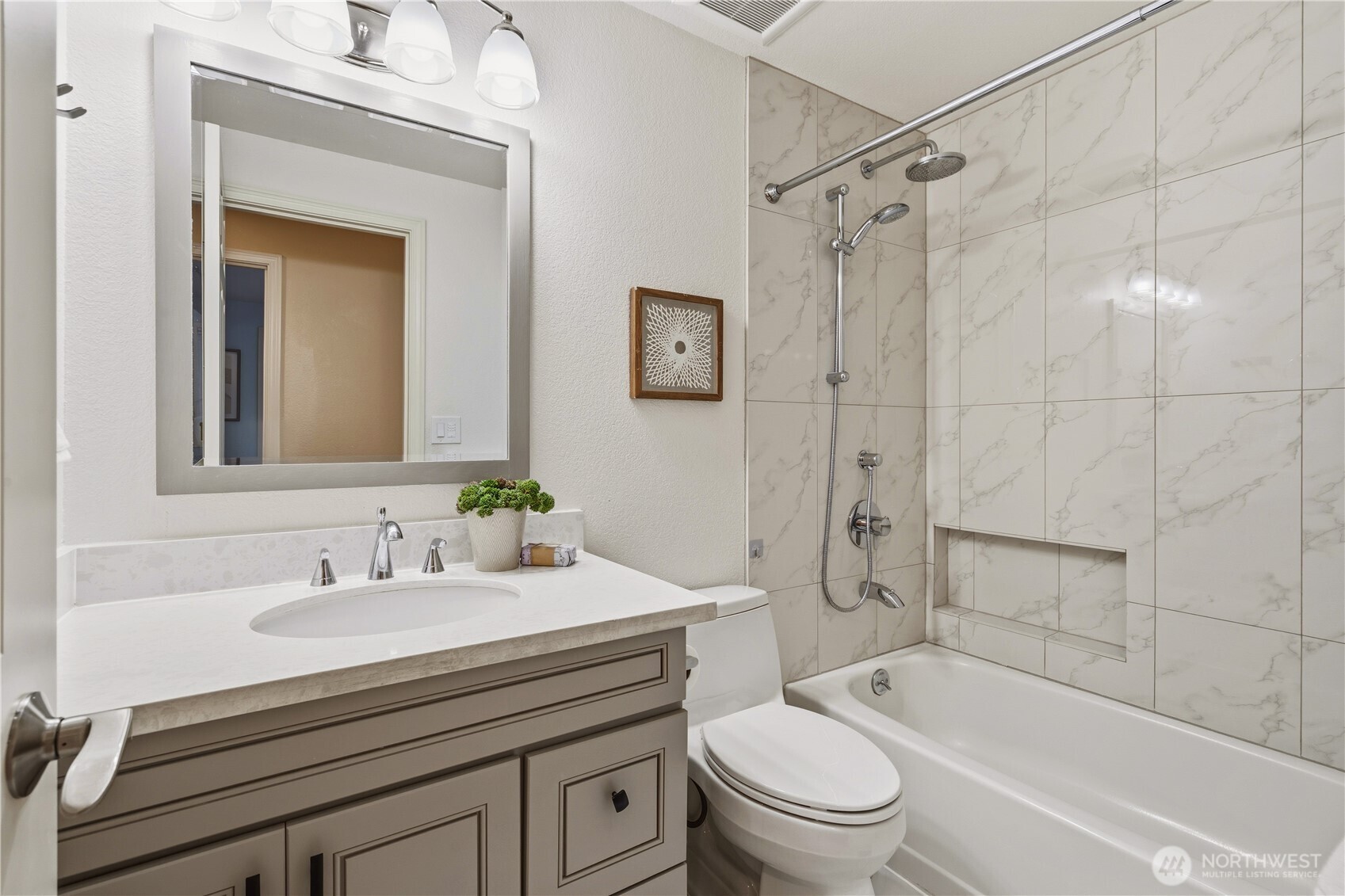 4317 209th Ave NE, Sammamish, WA 98074