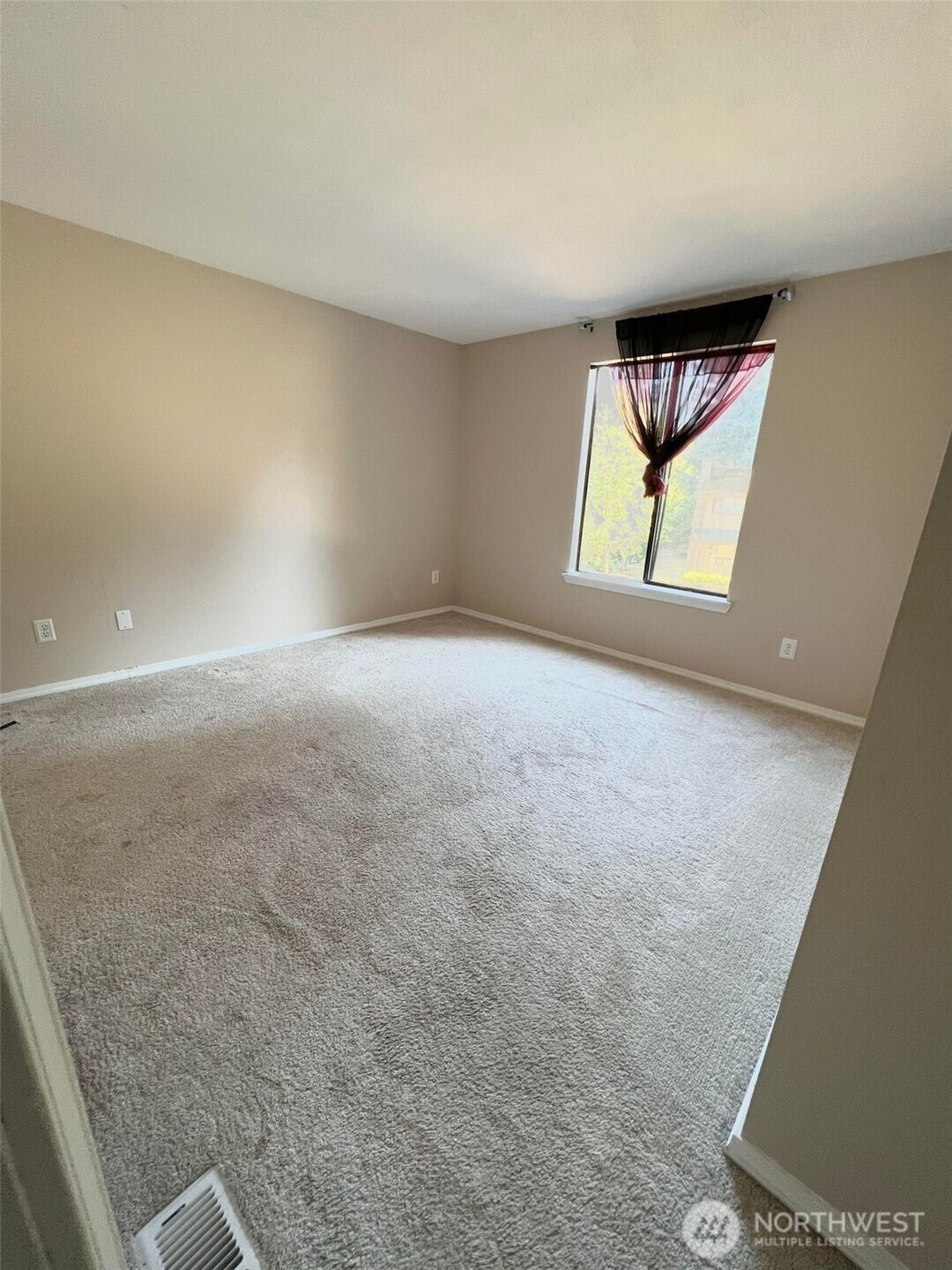 156 S 358th Street , Federal Way, WA 98003