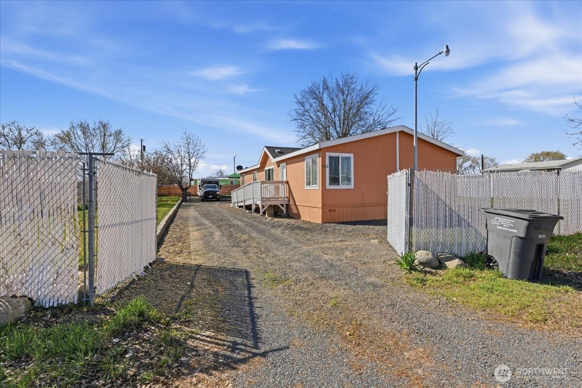 153 NW Quincy Place , Soap Lake, WA 98851