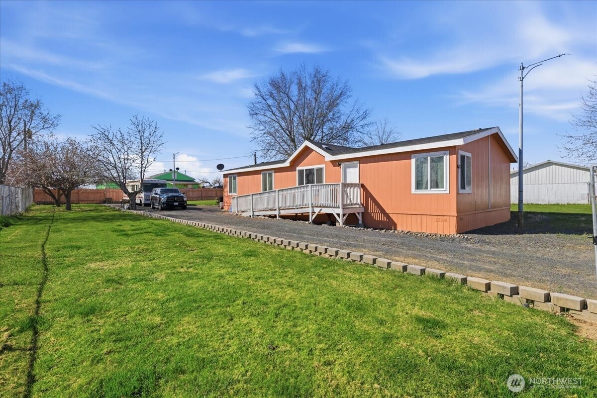 153 NW Quincy Place , Soap Lake, WA 98851