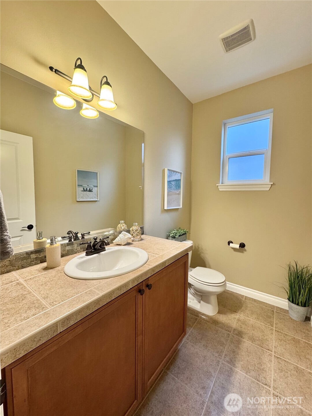 762 Ilwaco Place NE, Renton, WA 98059