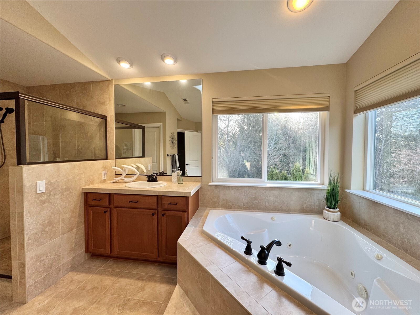 762 Ilwaco Place NE, Renton, WA 98059