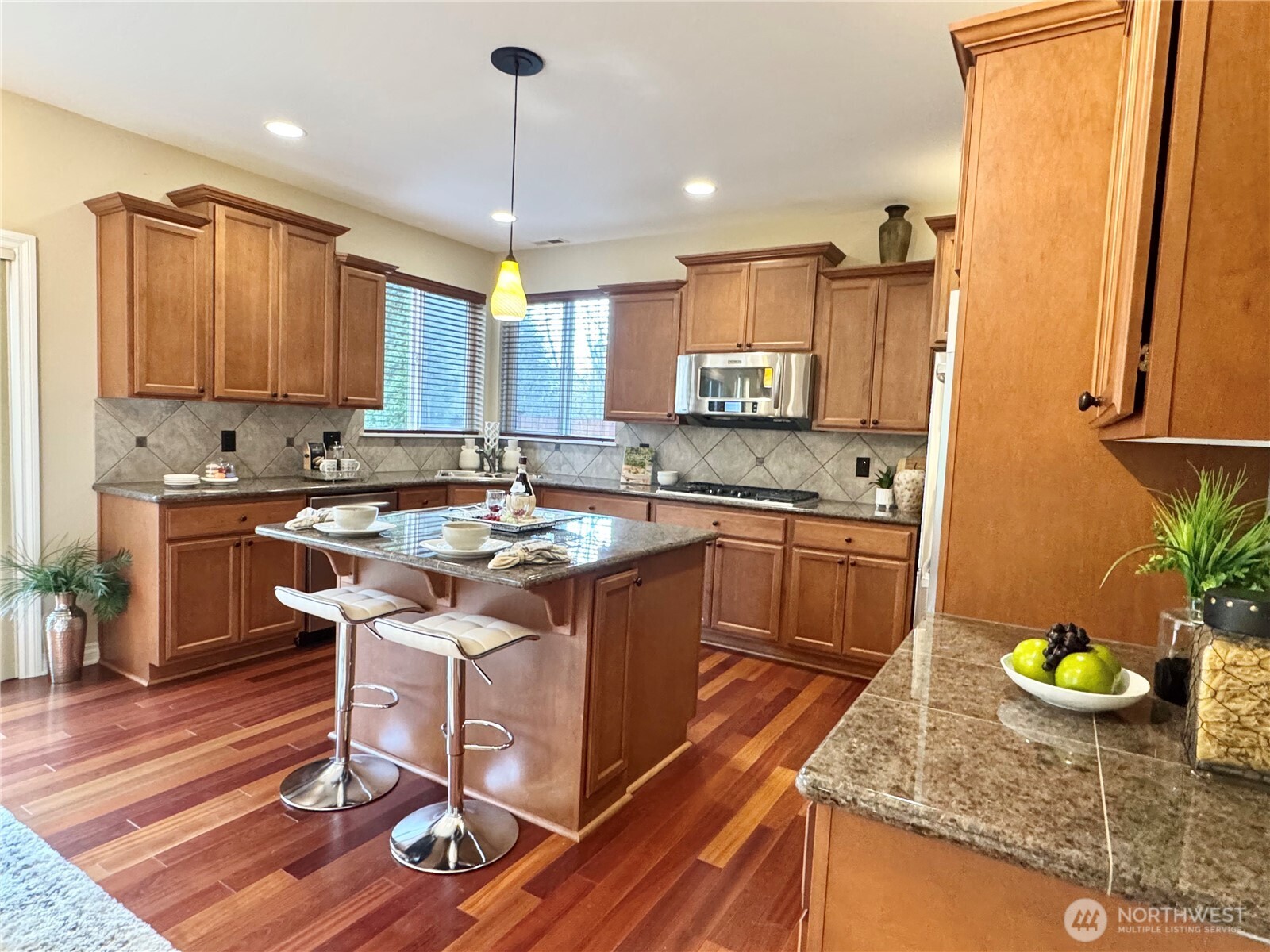 762 Ilwaco Place NE, Renton, WA 98059