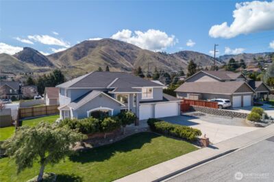 2217 Michael Brooke , Wenatchee, WA 98801