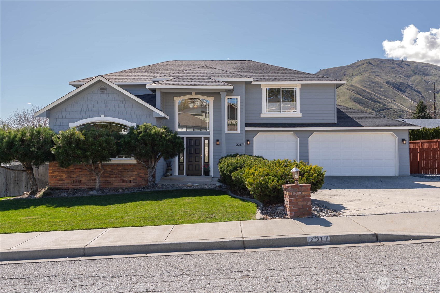 2217 Michael Brooke , Wenatchee, WA 98801
