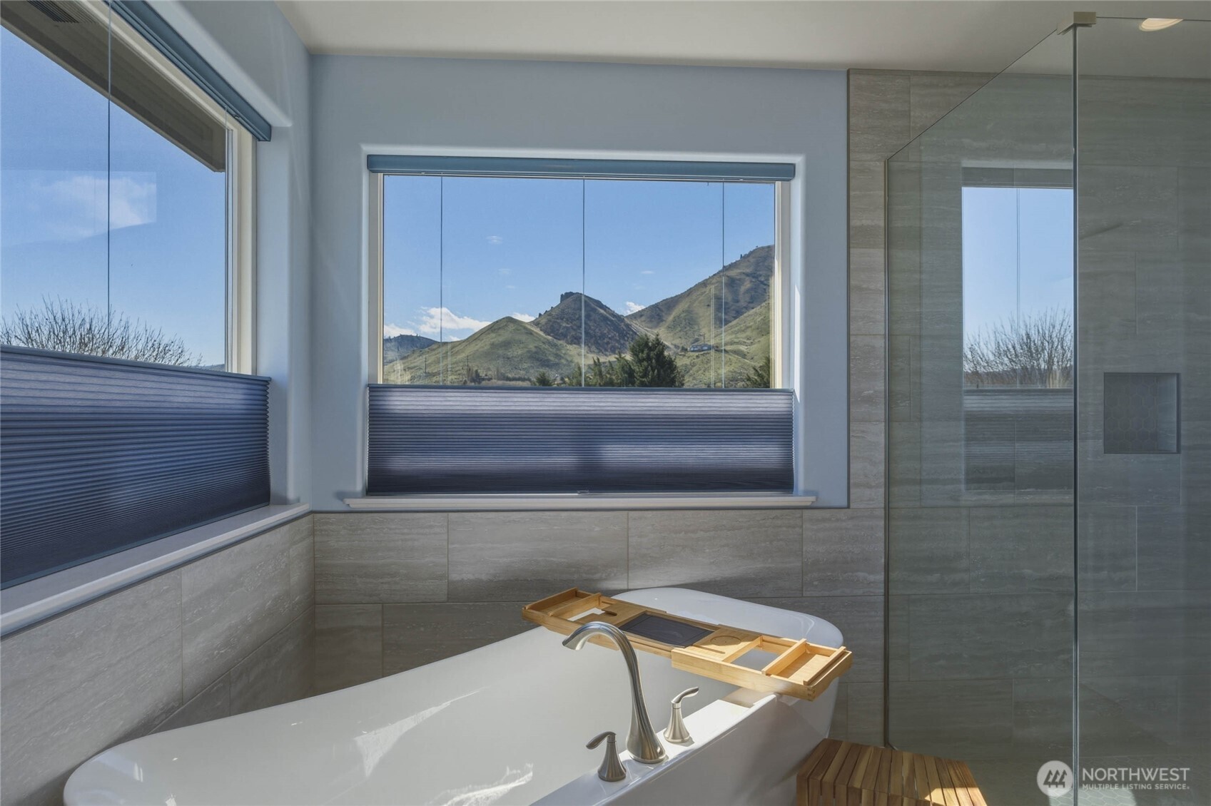 2217 Michael Brooke , Wenatchee, WA 98801