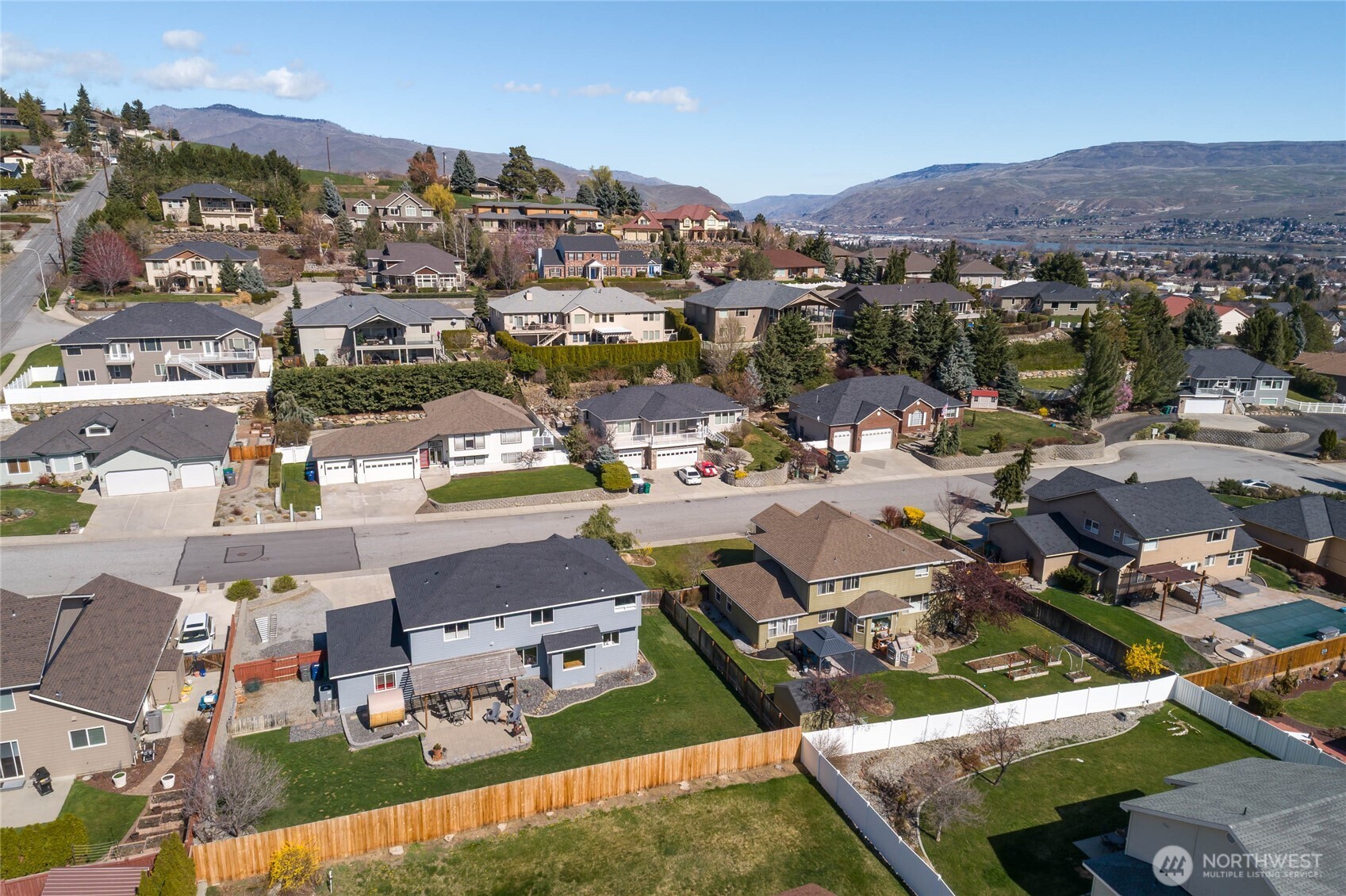 2217 Michael Brooke , Wenatchee, WA 98801