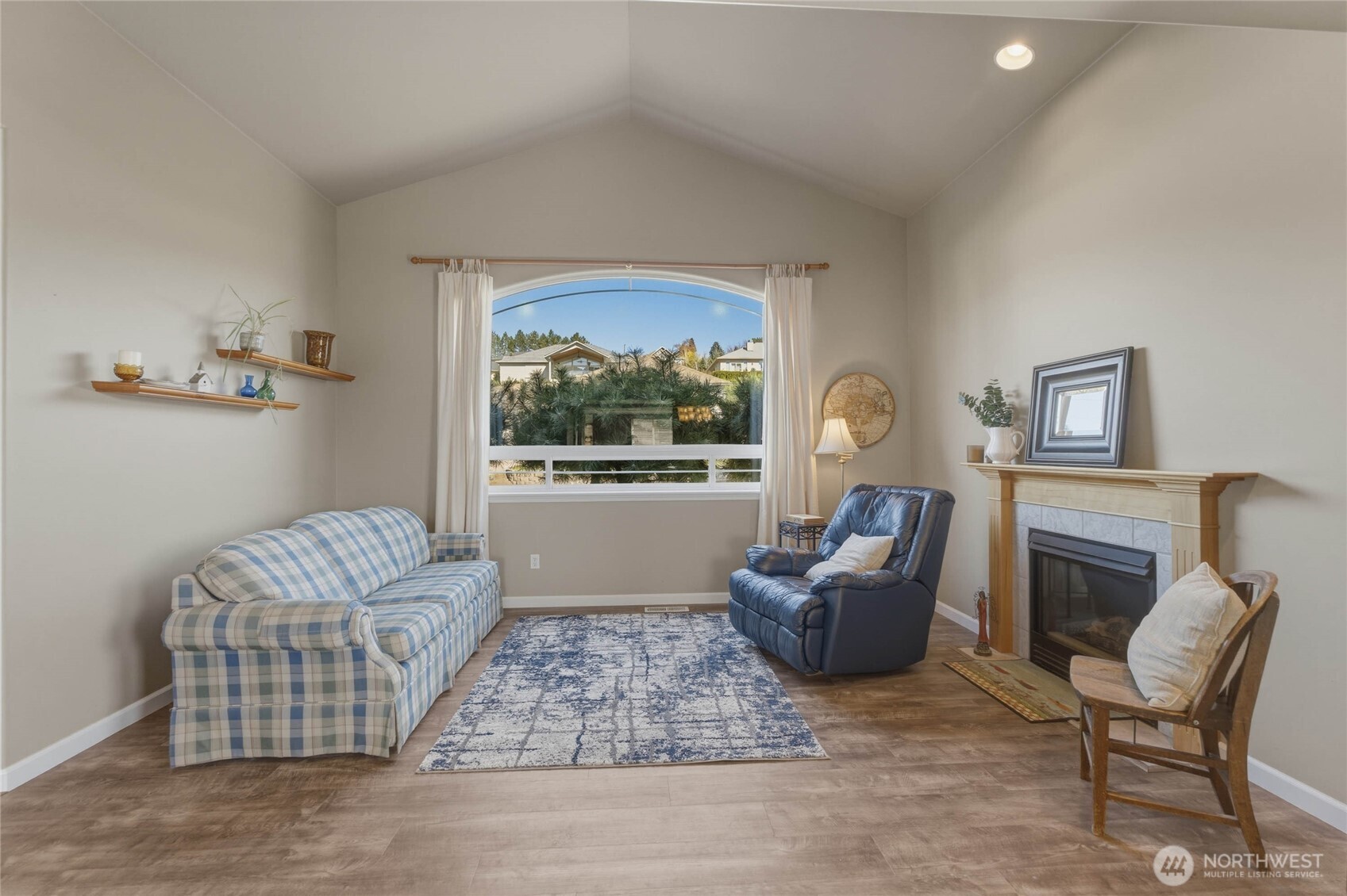 2217 Michael Brooke , Wenatchee, WA 98801