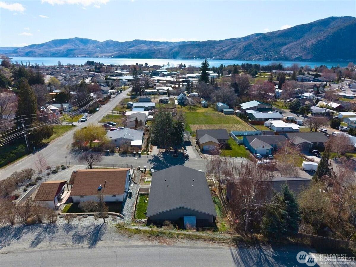 380 N Shore Court , Manson, WA 98831