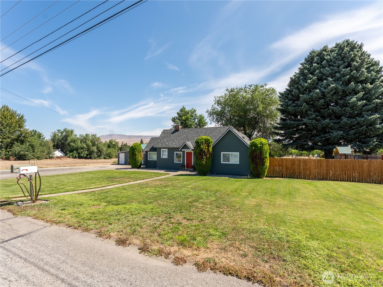 1201 Pershing Street , Wenatchee, WA 98801