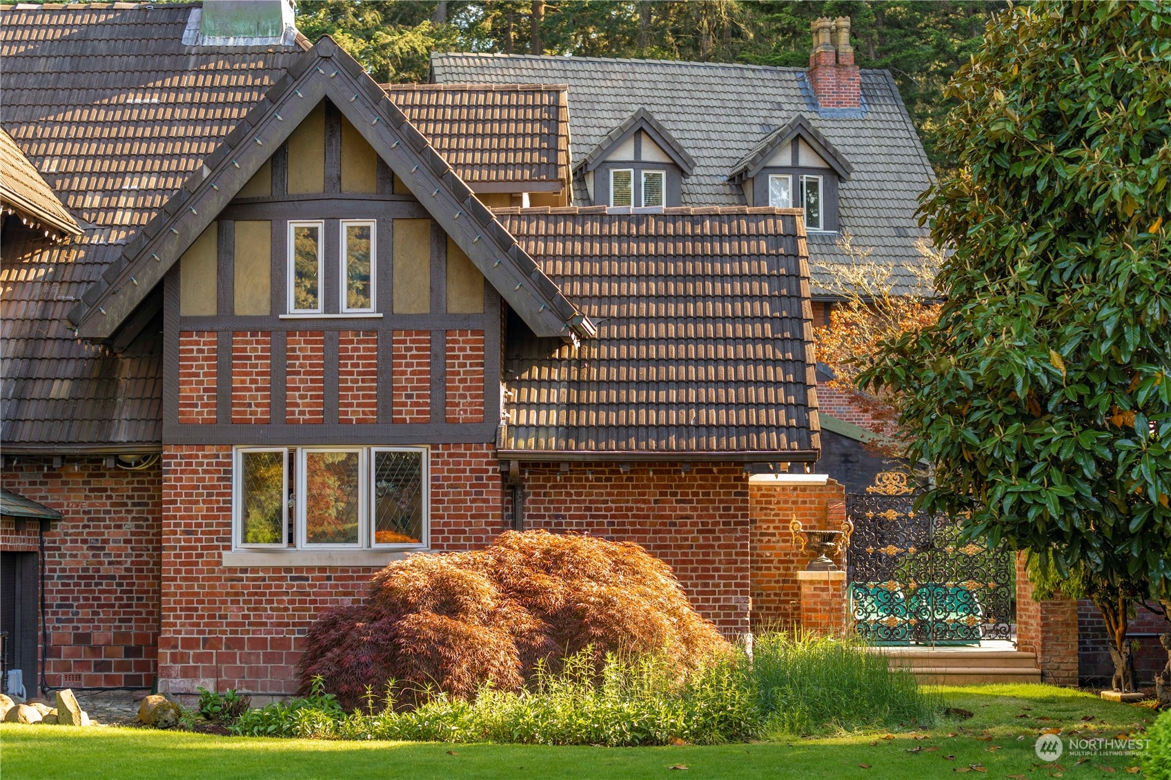 4 Thornewood Lane SW, Lakewood, WA 98498