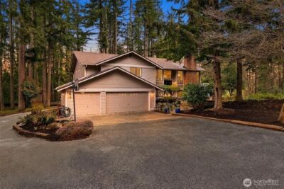 22934 SE 37th St , Sammamish, WA 98075