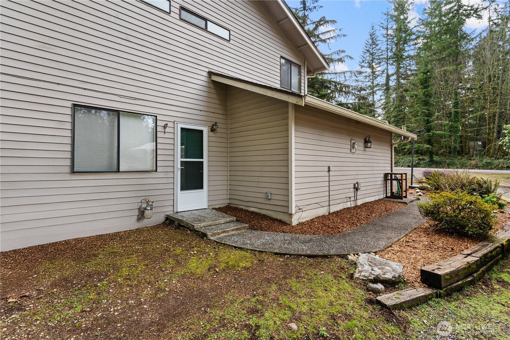 22934 SE 37th St , Sammamish, WA 98075