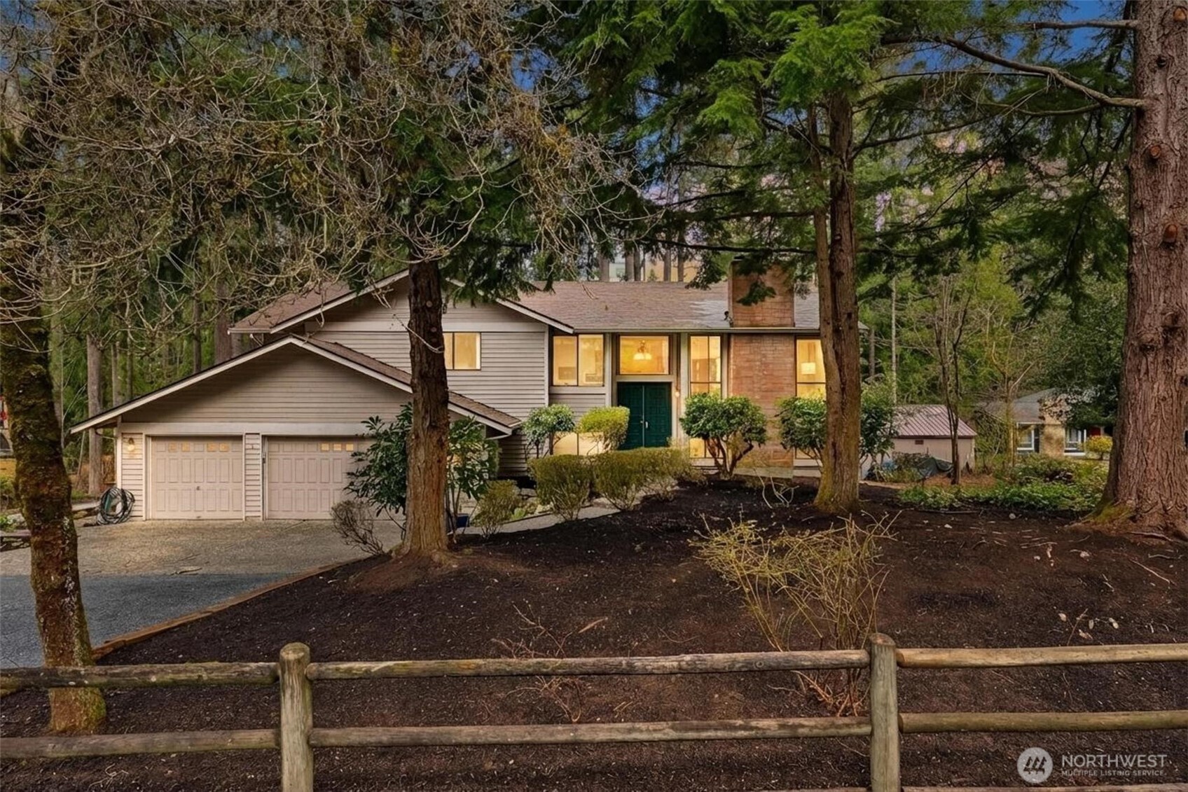 22934 SE 37th St , Sammamish, WA 98075