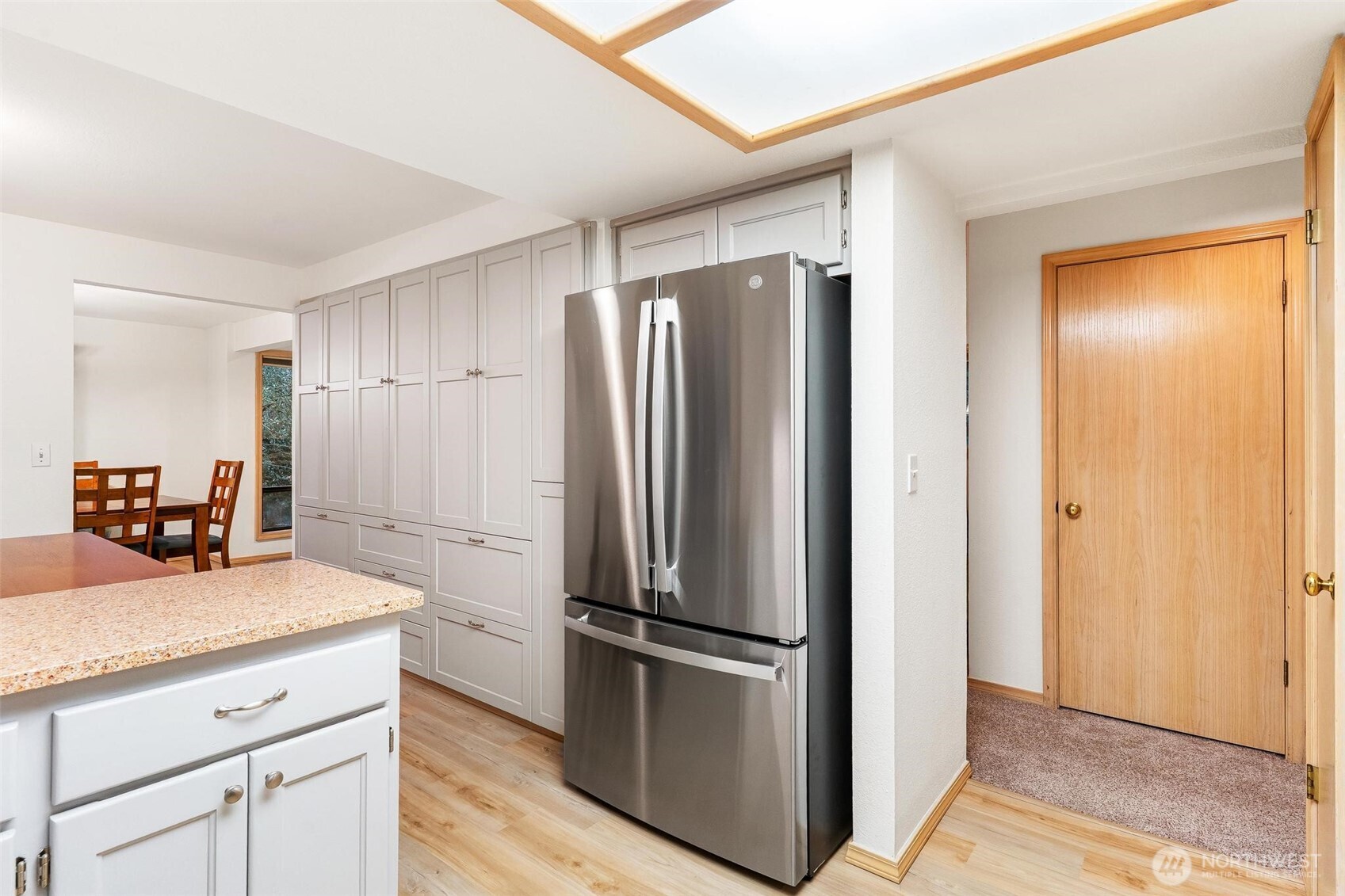 22934 SE 37th St , Sammamish, WA 98075