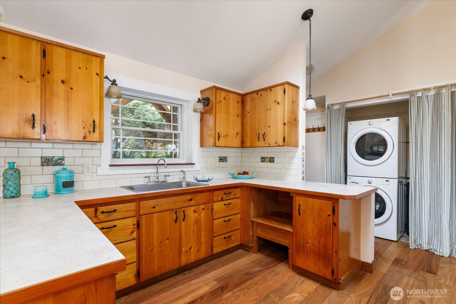 5051 Waterside Ln , Langley, WA 98260