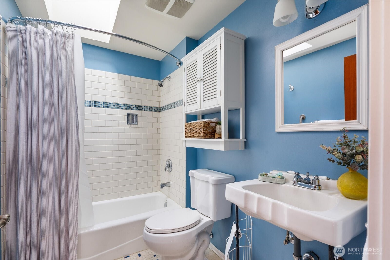 5051 Waterside Ln , Langley, WA 98260