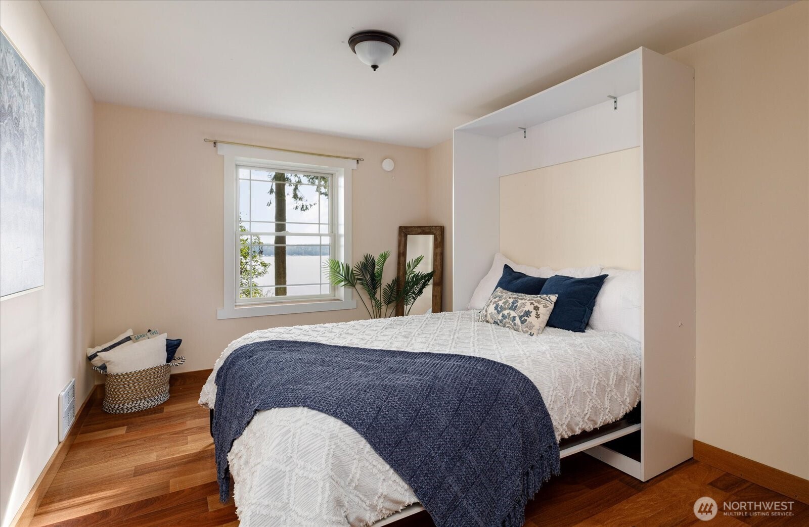 5051 Waterside Ln , Langley, WA 98260