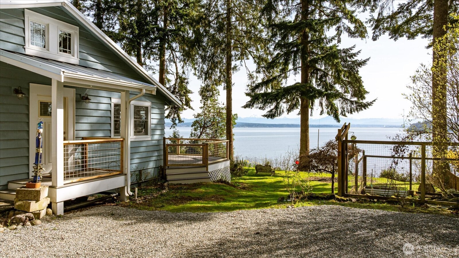 5051 Waterside Ln , Langley, WA 98260