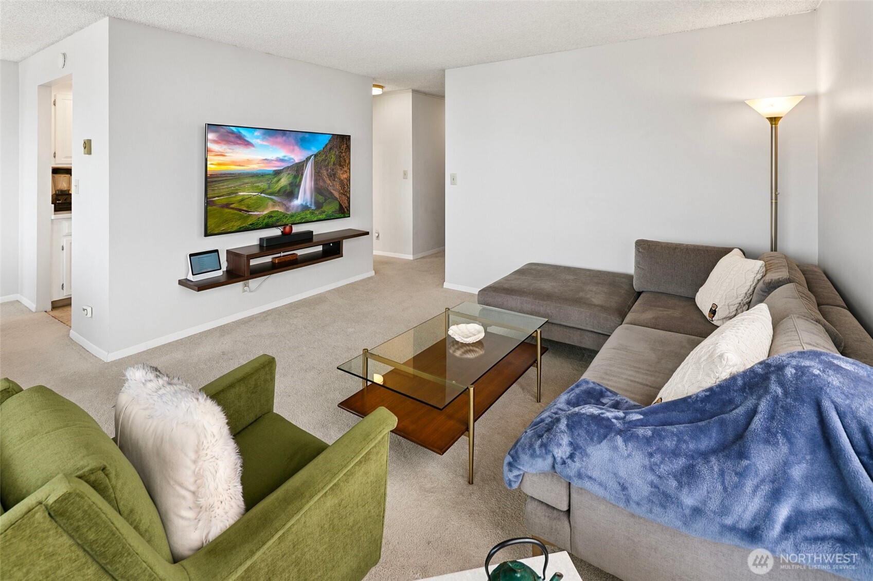 2201 3rd Avenue #1404, Seattle, WA 98121