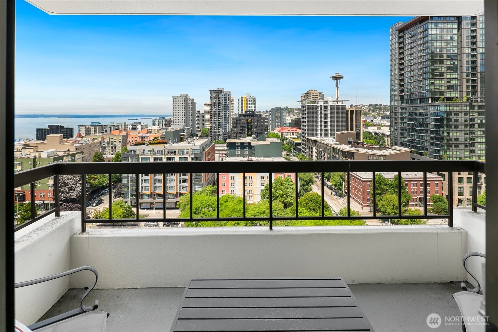 2201 3rd Avenue #1404, Seattle, WA 98121