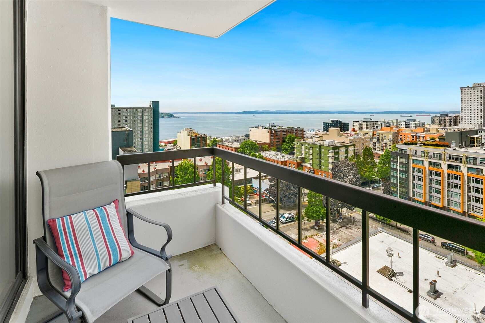 2201 3rd Avenue #1404, Seattle, WA 98121