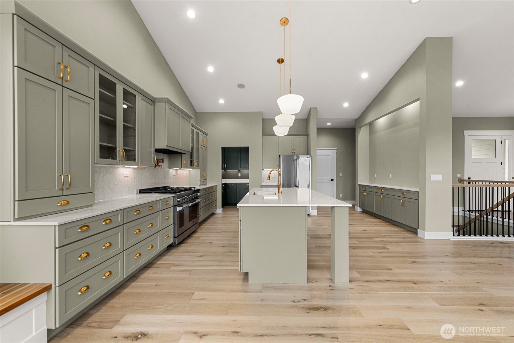 327 23rd Street NE, East Wenatchee, WA 98802