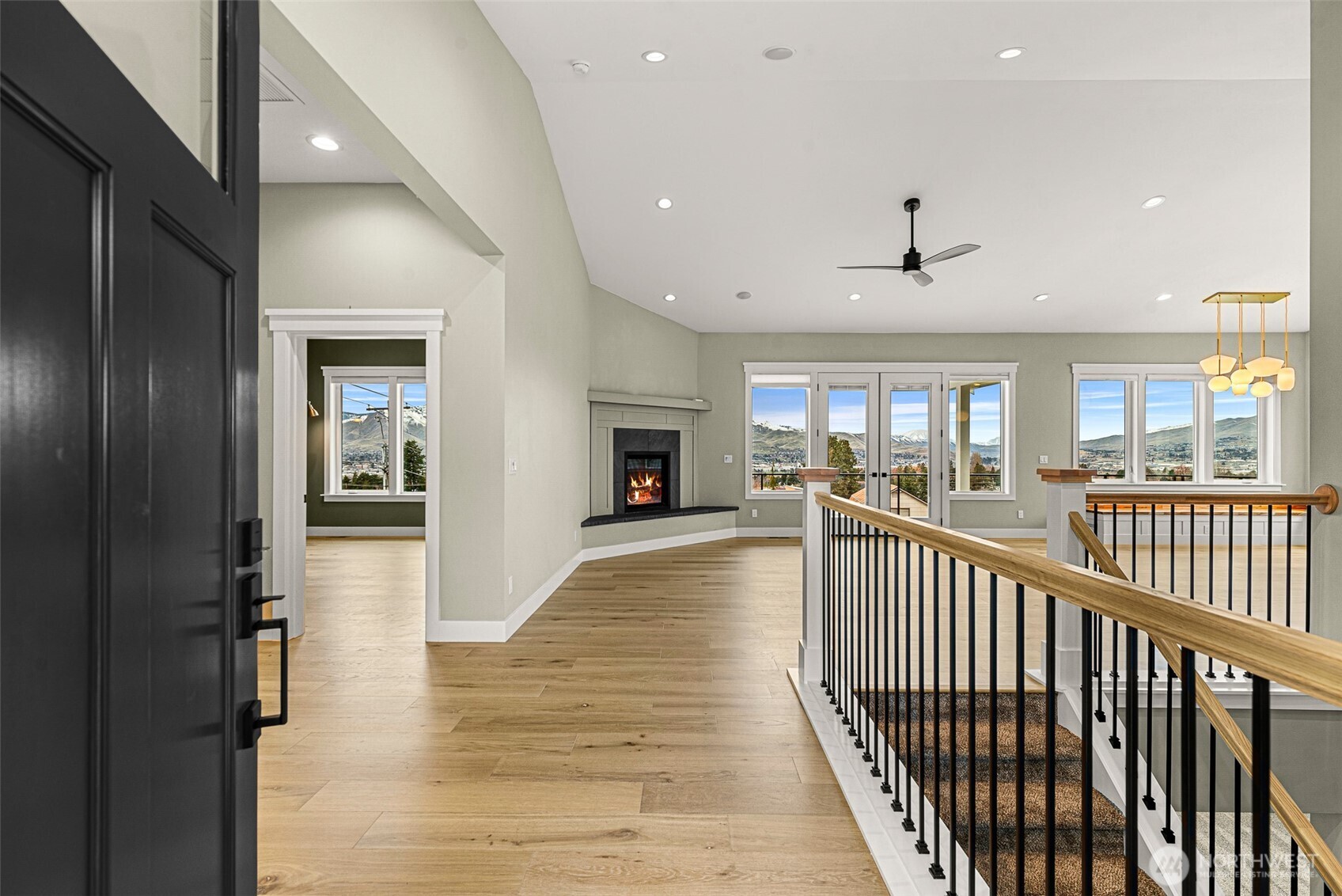 327 23rd Street NE, East Wenatchee, WA 98802