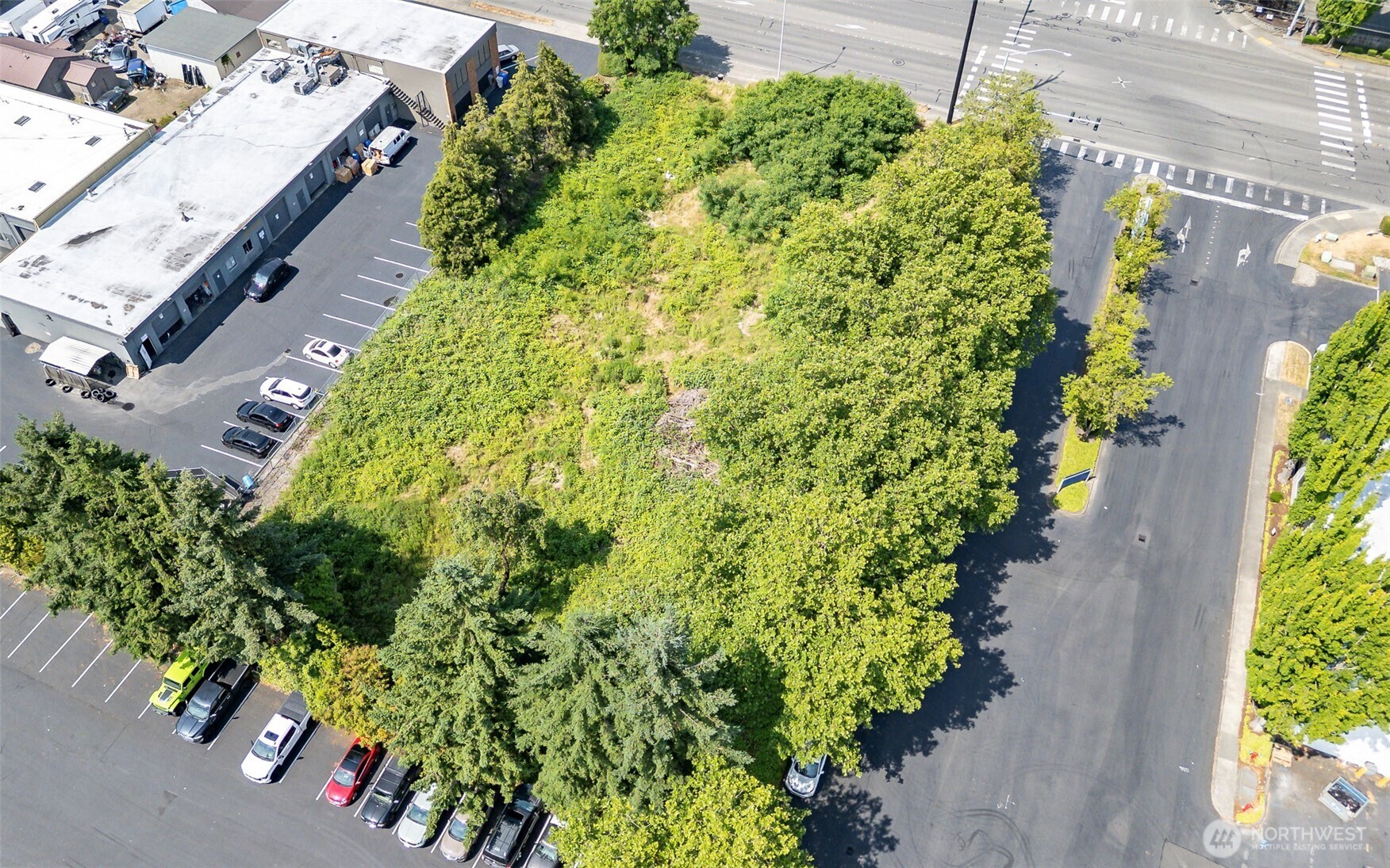 8425 S 216th Street , Kent, WA 98032