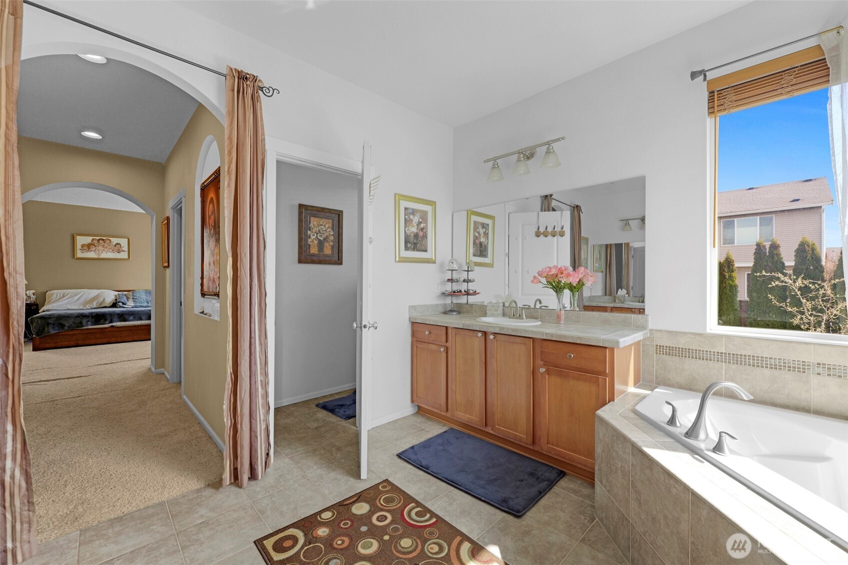 2209 164th Avenue Ct E, Lake Tapps, WA 98391